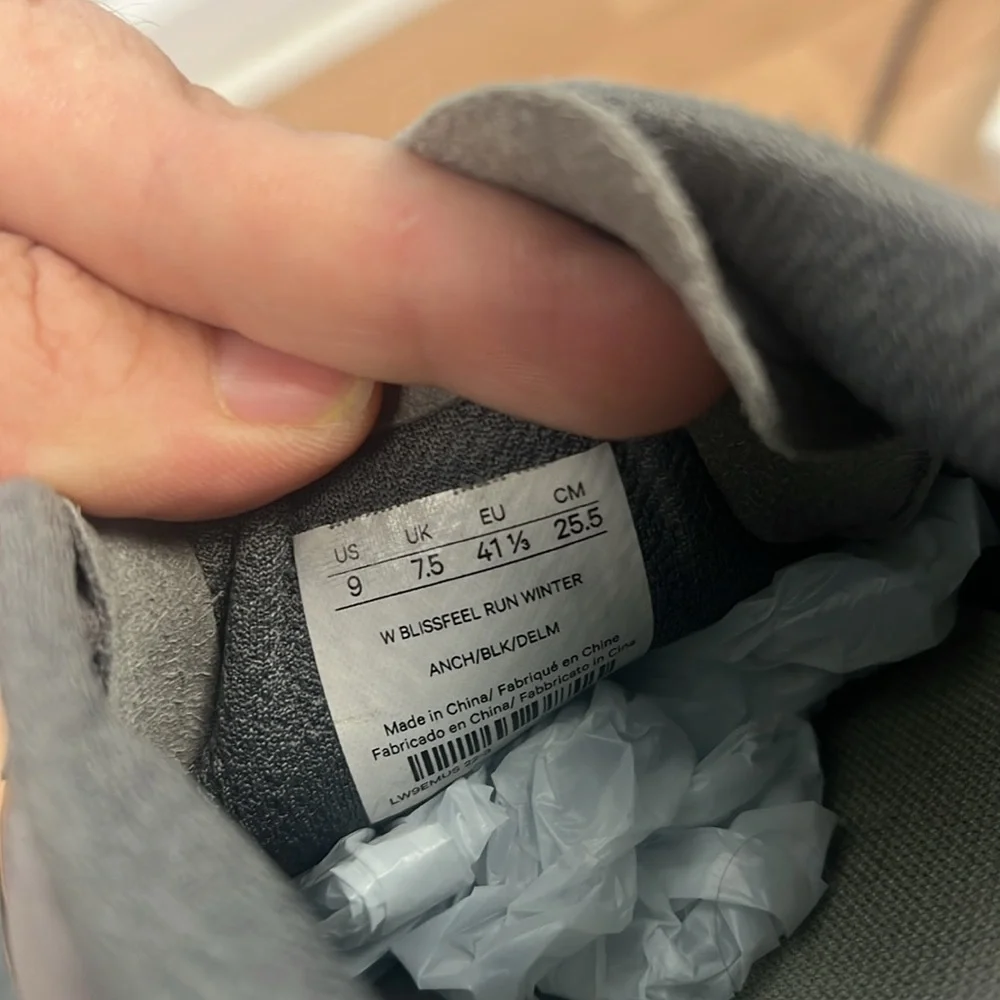 Lululemon Blissfeel running shoe womens size 9